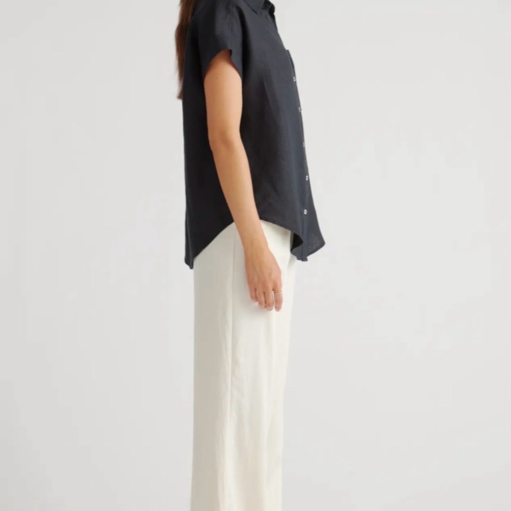 Quince European linen camp shirt black in medium NYT - Picture 2 of 6